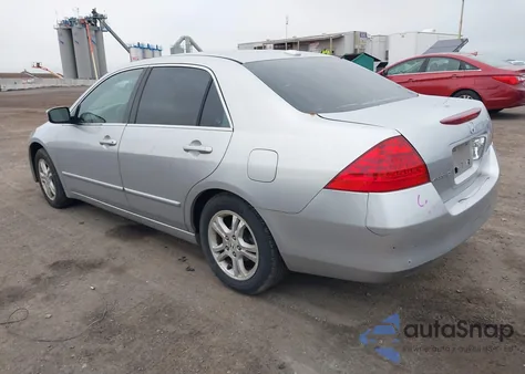 2007 Honda Accord 2.4 Ex z USA, uszkodzony, nr VIN 1HGCM56897A222117